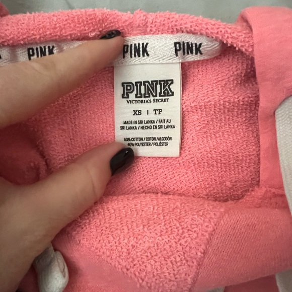 Vs PINK hooded sweater. - Picture 4 of 4
